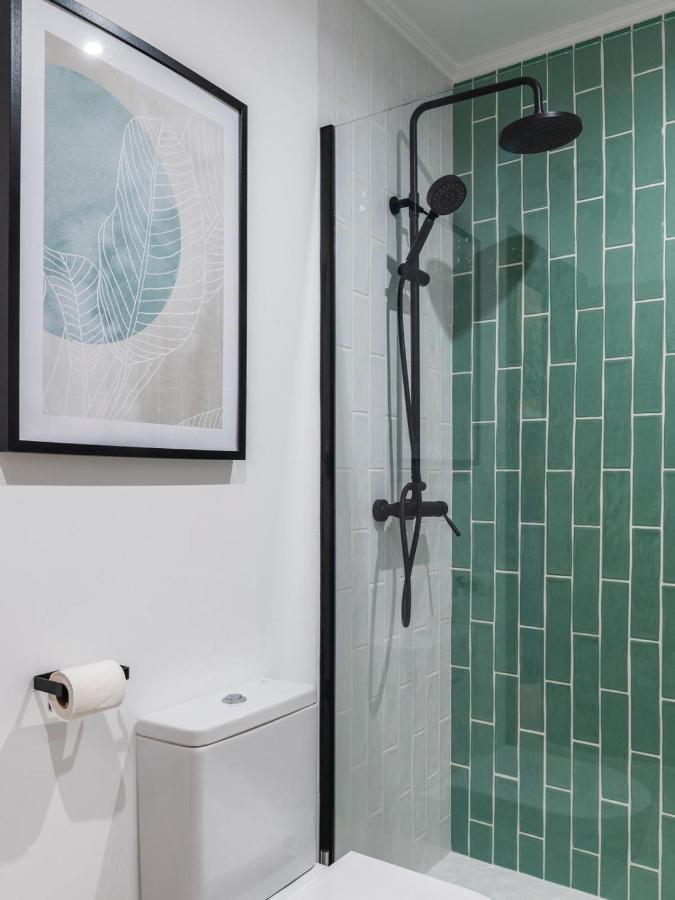 Flat With Ac, Wifi, Netflix, Balcony - 3 Min From The Beach Appartement Armação de Pêra Buitenkant foto